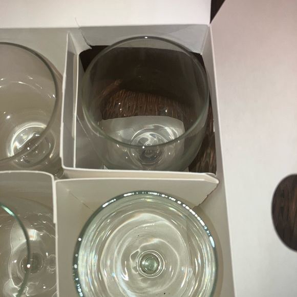 Set of Four Wine/Claret Glasses in Libbey Box - Picture 4 of 9